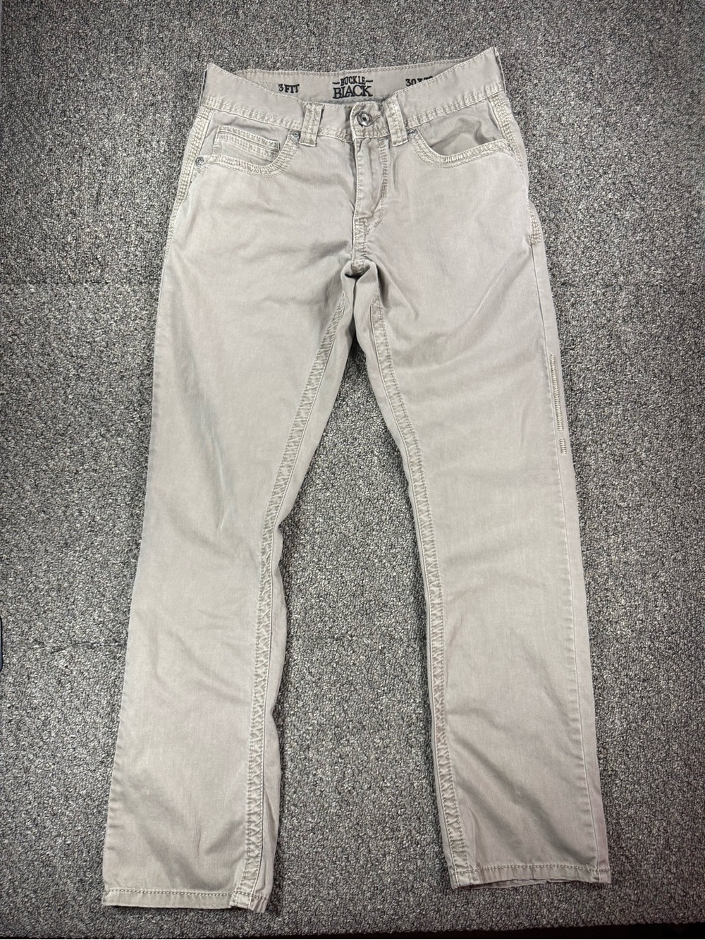 Buckle Black 3Fit Men’s Khaki Pants - Size 30x32